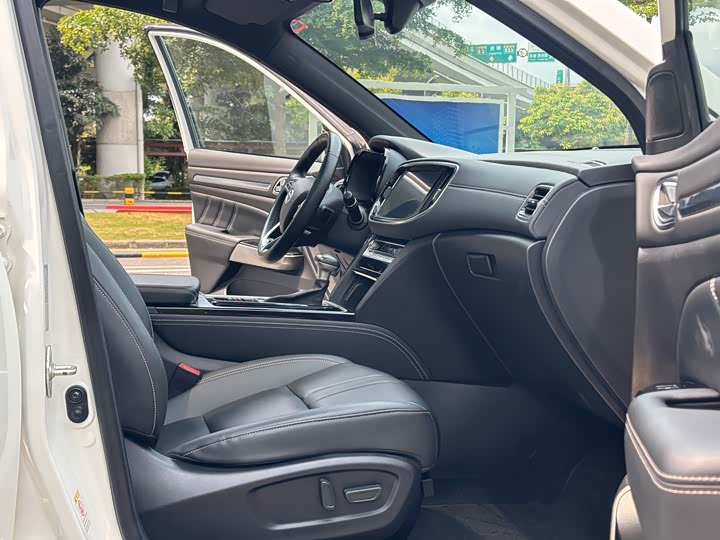 GAC Trumpchi GS8 2020 2020款 GS8S 390T 两驱豪华智联版