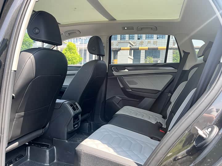 Volkswagen Tayron 2024 2024款 330TSI 两驱豪华Plus进阶版