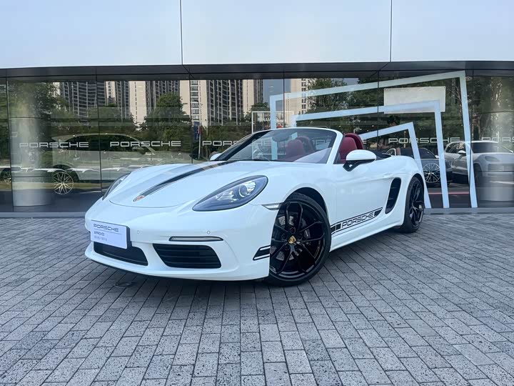 Zdjęcie 1 - Porsche 718