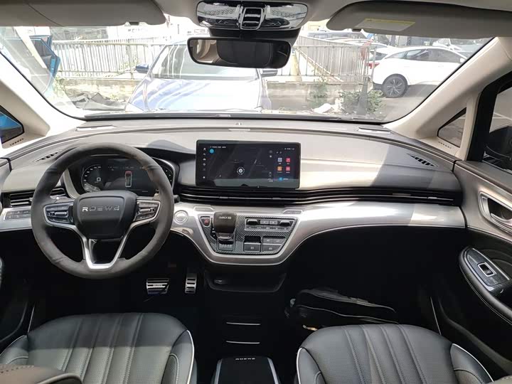 Фото 6 - Roewe iMax 8