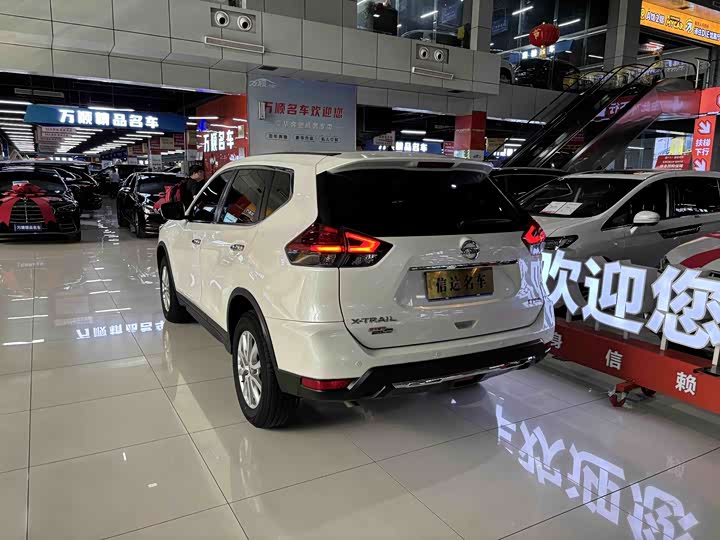 Zdjęcie 9 - Nissan X-Trail