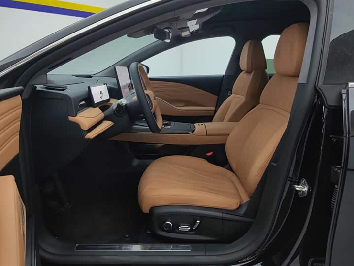 Geely Galaxy Starshine 8 EM-i 2025 2025款 130km EM-i 旗舰版