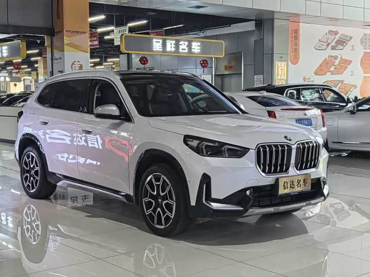 Фото 3 - BMW X1