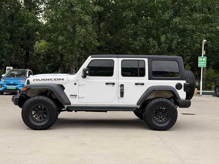 Jeep Wrangler 2021 2021款 2.0T 罗宾汉四门版