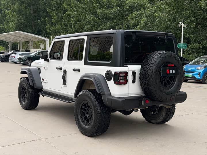 Jeep Wrangler 2021 2021款 2.0T 罗宾汉四门版