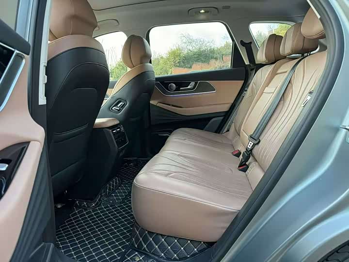 Chery Tiggo 8L 2024 2024款 2.0T 两驱尊贵版 5座