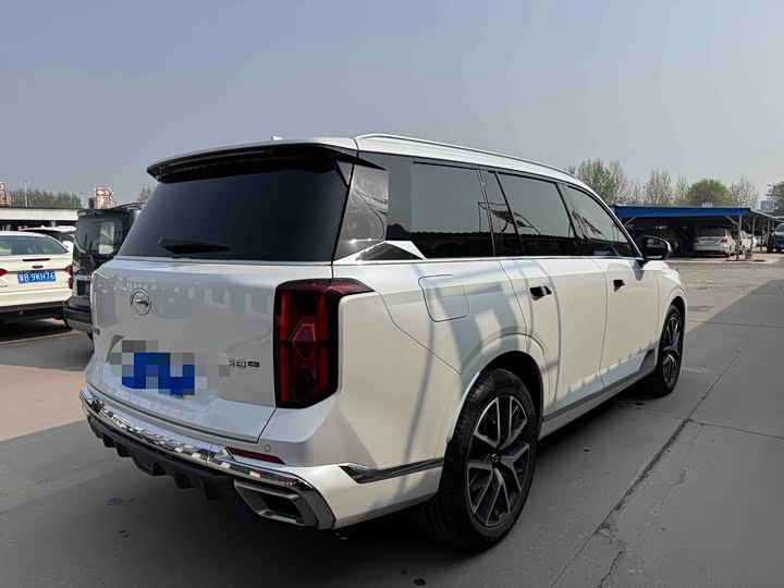 GAC Trumpchi GS8 2022 2022款 双擎系列 2.0TM 四驱尊贵版 （六座）