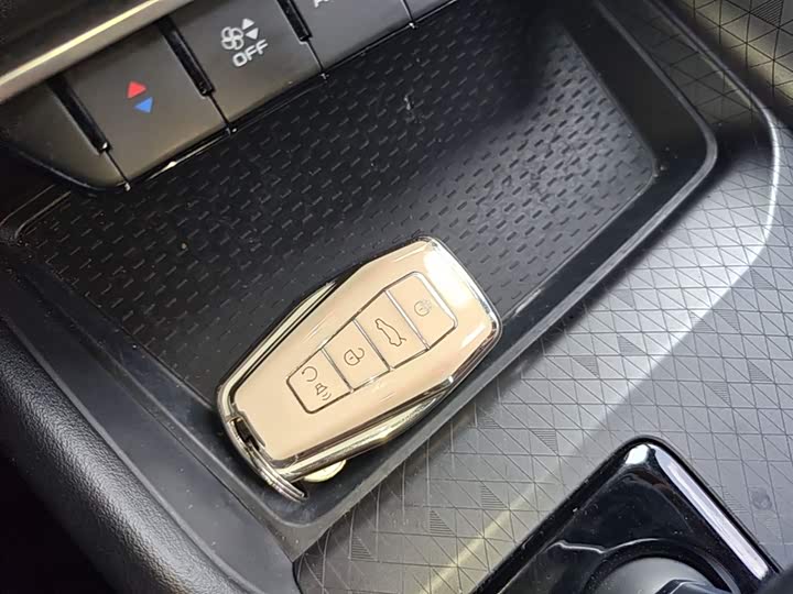Zdjęcie 9 - Geely Preface