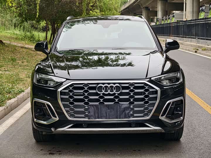 Фото 2 - Audi Q5L