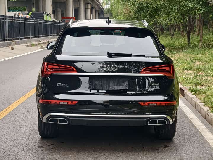 Фото 5 - Audi Q5L