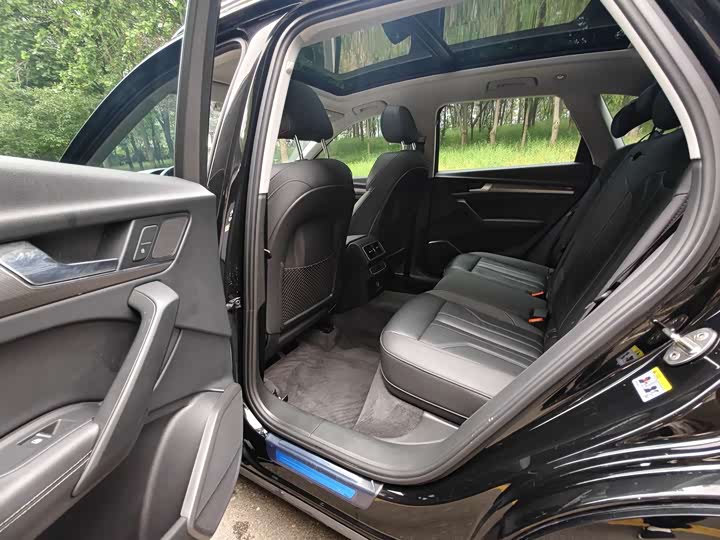 Фото 9 - Audi Q5L