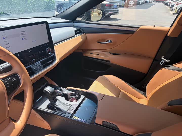 Фото 5 - Lexus ES