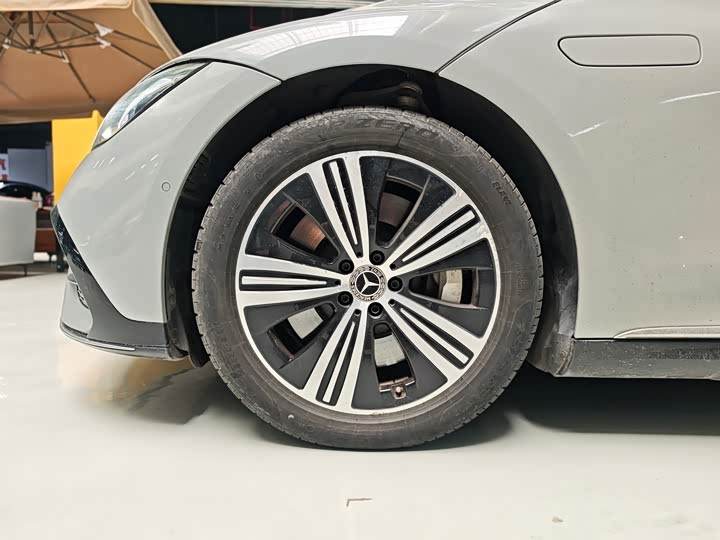 Фото 6 - Mercedes-Benz EQE