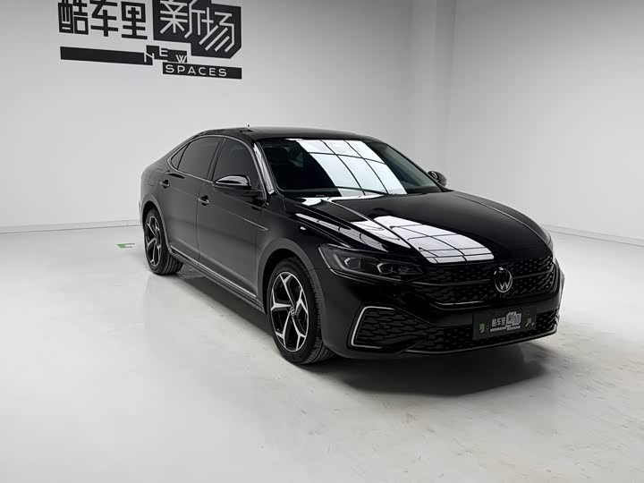 Фото 3 - Volkswagen Passat