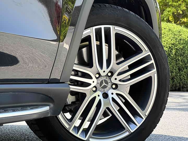 صورة 9 - Mercedes-Benz GLS-Class