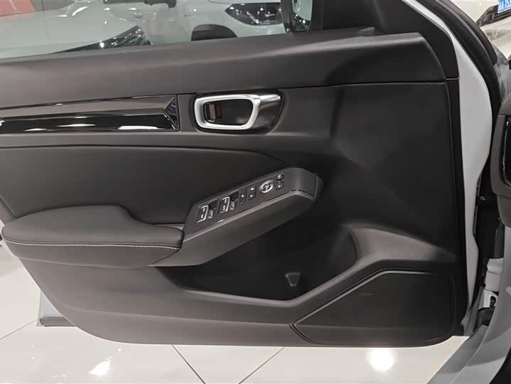 Фото 7 - Honda Civic