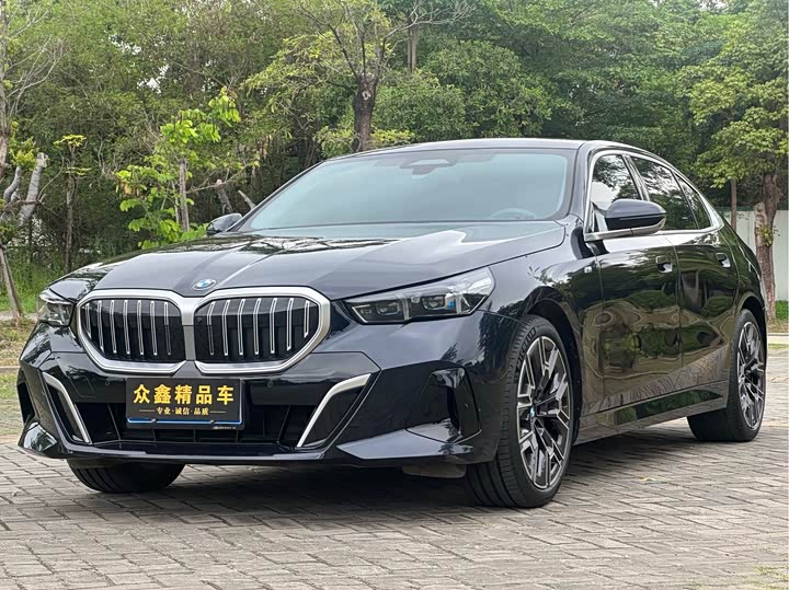 Фото 1 - BMW 5 Series