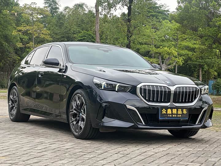 Фото 3 - BMW 5 Series