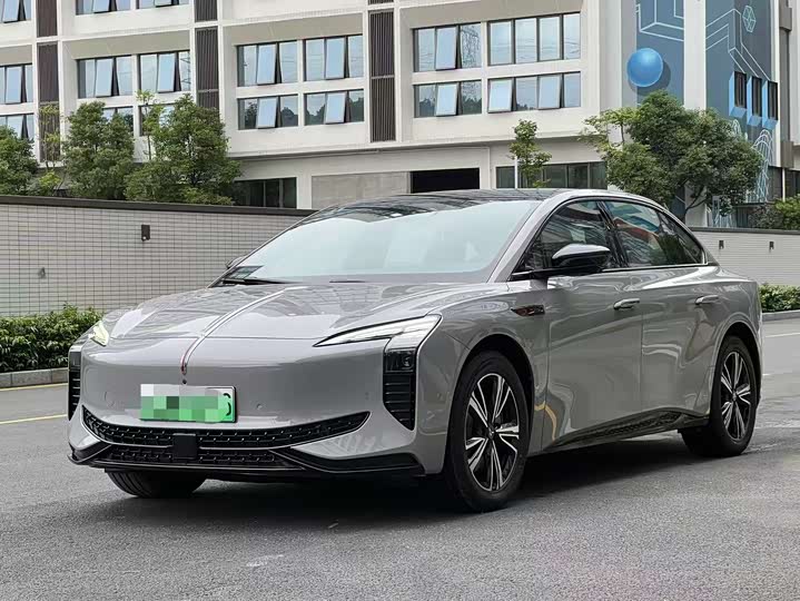 2025 Hongqi EH7