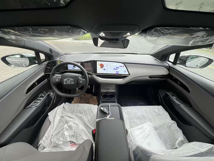 2025 Hongqi EH7