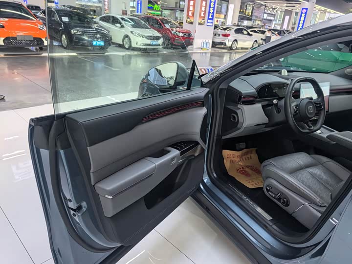 Zeekr 7X 2025 2025款 75kWh 后驱智驾版