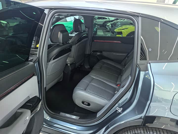 Zeekr 7X 2025 2025款 75kWh 后驱智驾版