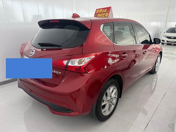 Фото 3 - Nissan Tiida