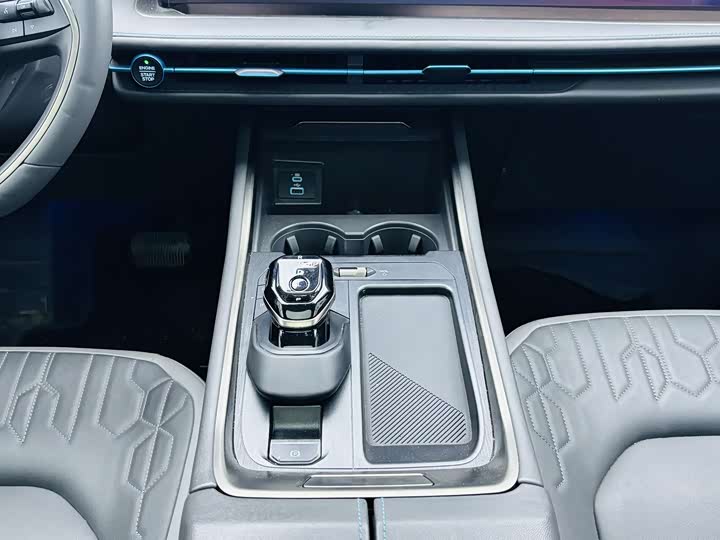 Фото 9 - Ford Edge
