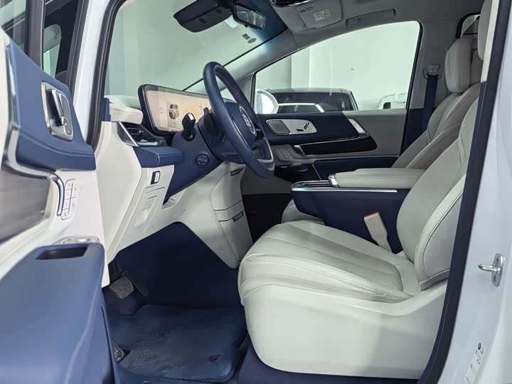 Buick GL8 Century 2025 2025款 2.0T 六座蕴世版