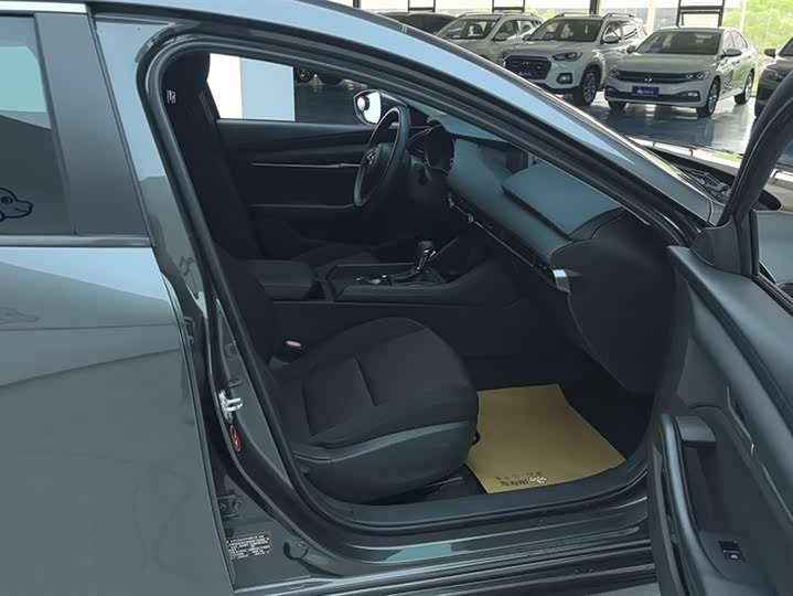 Photo 8 - Mazda 3 (Axela)