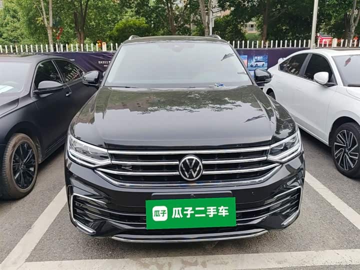Фото 3 - Volkswagen Tiguan L Pro