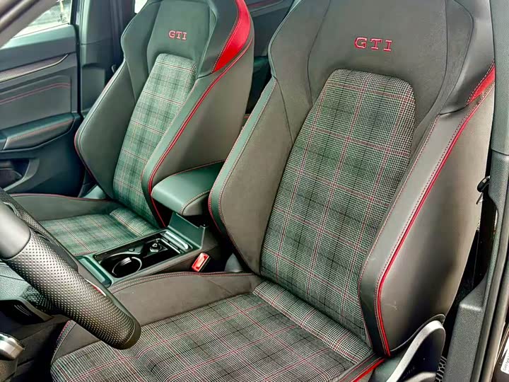 Volkswagen Golf GTI 2026 2026款 380TSI DSG GTI