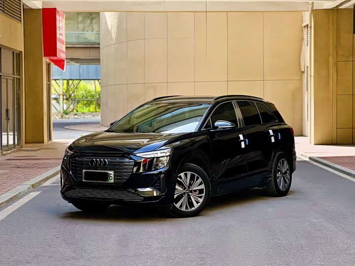 Audi Q5 e-tron 2023 2023款 40 e-tron 闪耀型 锦衣套装