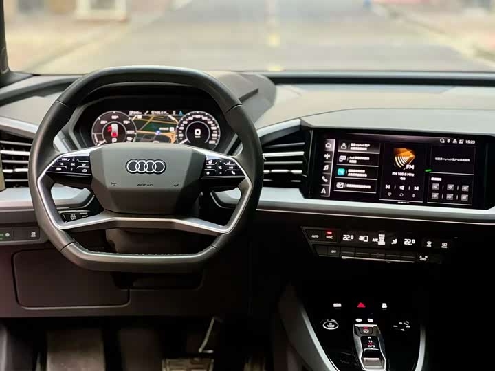 Audi Q5 e-tron 2023 2023款 40 e-tron 闪耀型 锦衣套装