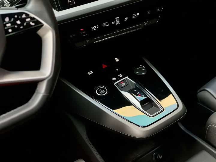 Audi Q5 e-tron 2023 2023款 40 e-tron 闪耀型 锦衣套装