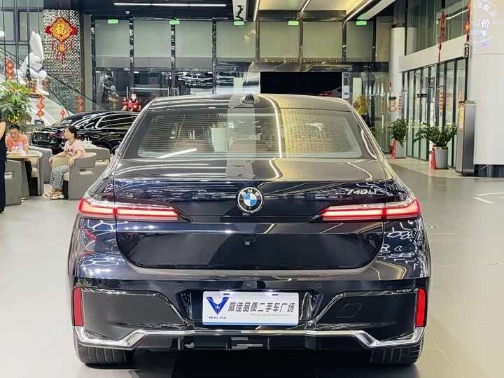 Фото 8 - BMW 7 Series