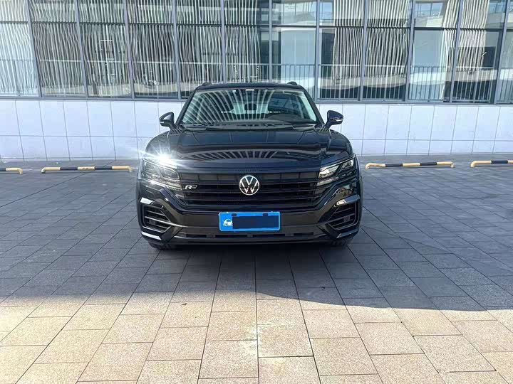 Photo 2 - Volkswagen Touareg
