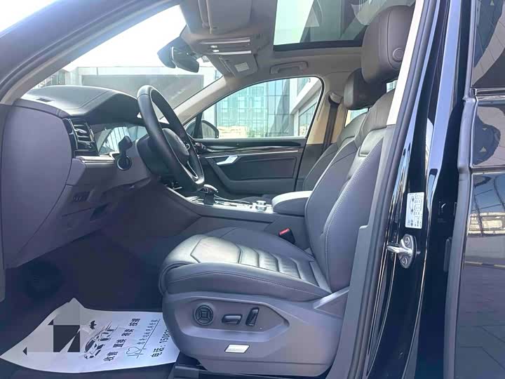 Photo 8 - Volkswagen Touareg