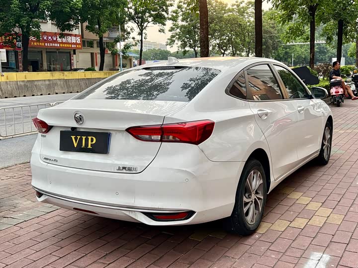 Фото 7 - Buick Verano