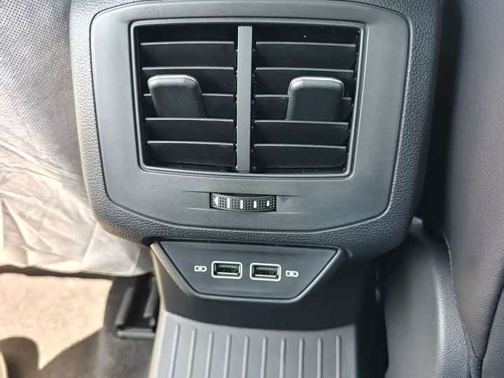 Volkswagen T-Roc 2026 2026款 300TSI DSG两驱辰光版