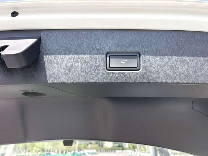 Volkswagen T-Roc 2026 2026款 300TSI DSG两驱辰光版