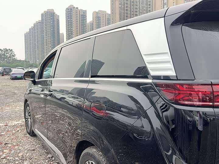 Denza D9 2025 2025款 DM-i 智驾版 1020 四驱旗舰型