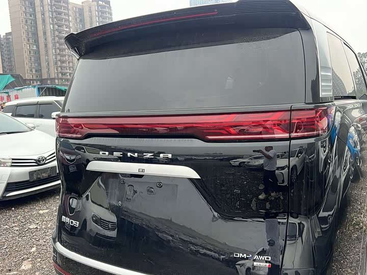 Denza D9 2025 2025款 DM-i 智驾版 1020 四驱旗舰型