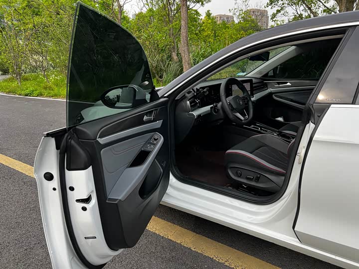 Volkswagen Lamando L 2024 2024款 凌渡L 280TSI DSG炫辣版