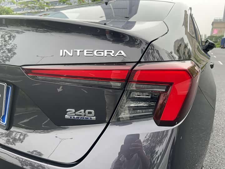 Фото 6 - Honda Integra