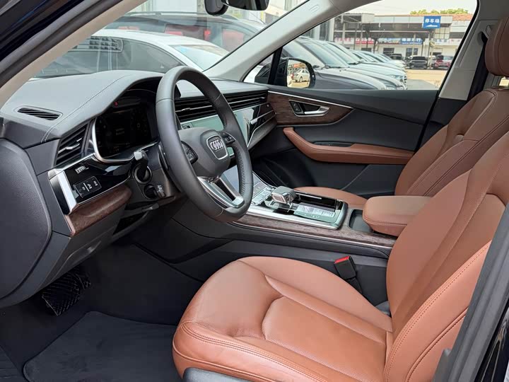 Фото 3 - Audi Q7