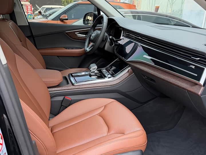 Фото 5 - Audi Q7