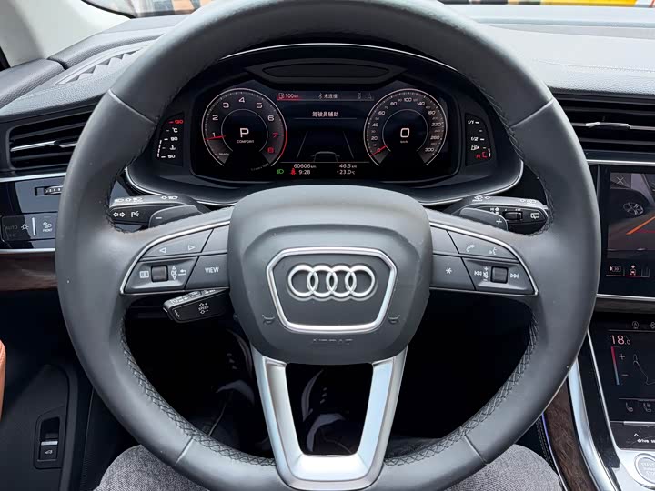 Фото 7 - Audi Q7