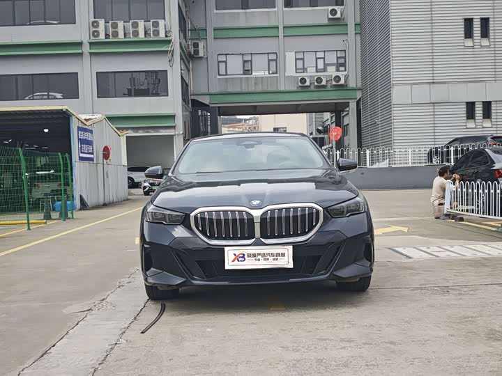 Zdjęcie 2 - BMW 5 Series