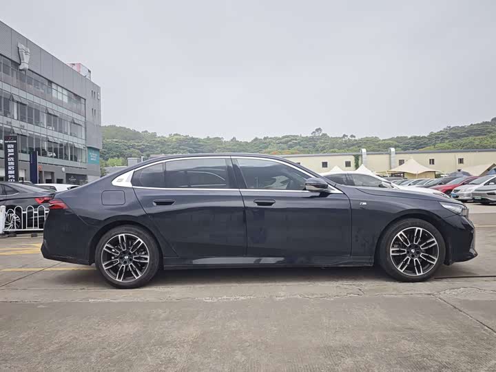 Zdjęcie 4 - BMW 5 Series